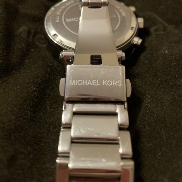 Michael Kors Watch - Picture 4 of 5